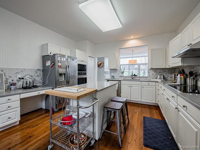 611 Windsor Run, Bloomfield Hills, MI 48304