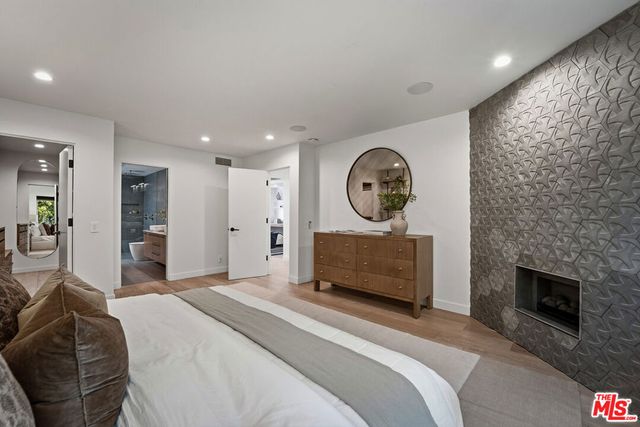234 S Tower Drive 4, Beverly Hills, CA 90211