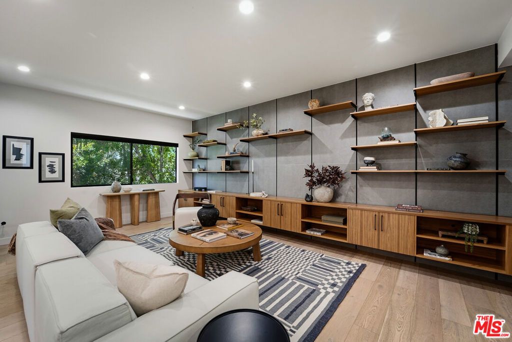 234 S Tower Drive 4, Beverly Hills, CA 90211