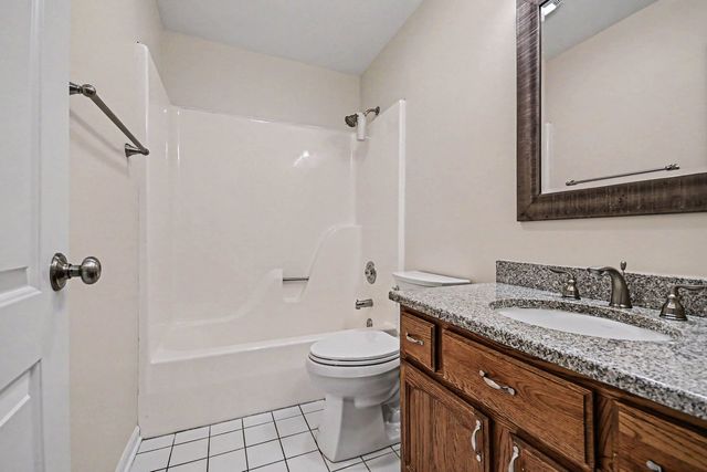 848 Chasefield Lane 3, Crystal Lake, IL 60014