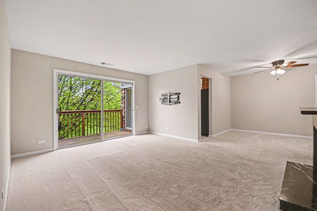 848 Chasefield Lane 3, Crystal Lake, IL 60014