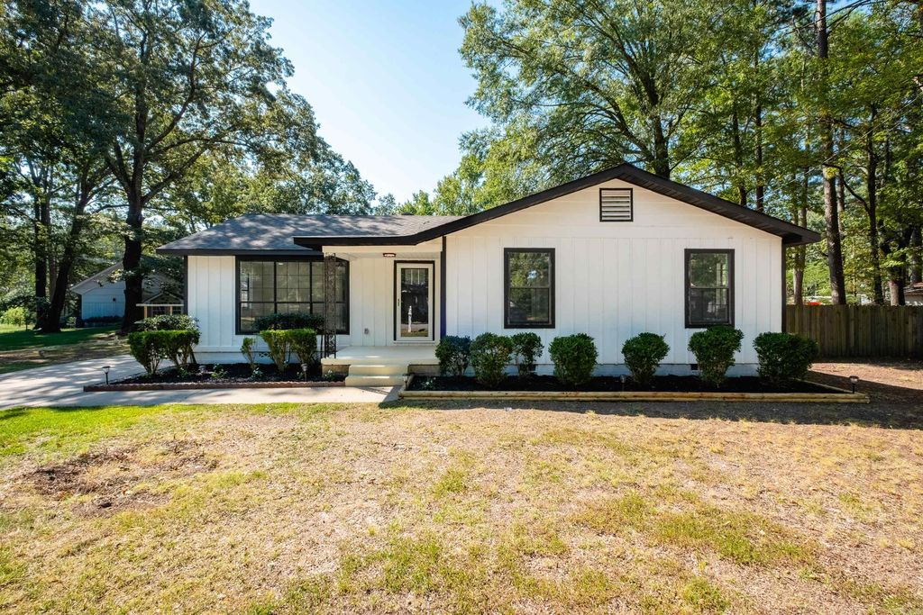 306 SE 1St Street, Bryant, AR 72022