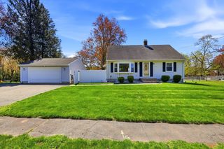 82 Pleasant Dr, Agawam, MA 01030