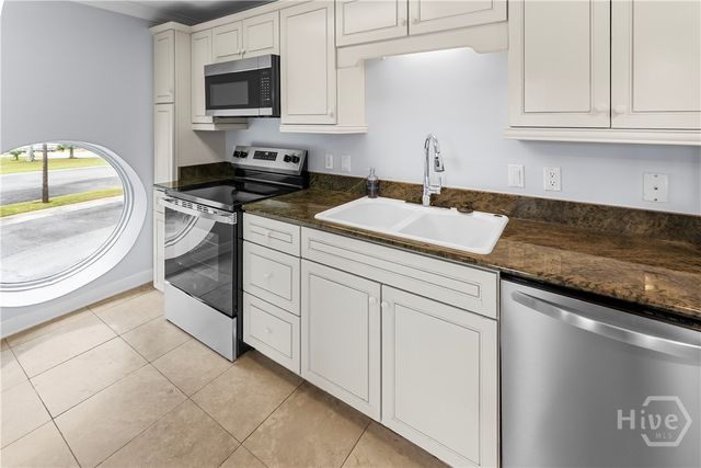 700 Wilmington Island Road 200, Savannah, GA 31410