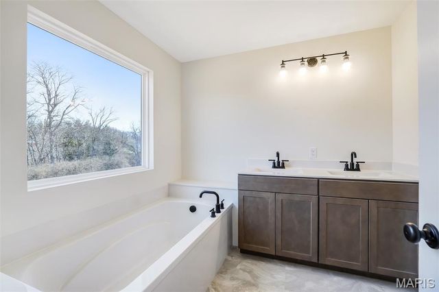 31 Bluestem Court, Lake St Louis, MO 63367