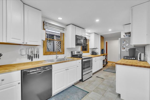 59 Swan Lake Road, West Yarmouth, MA 02673