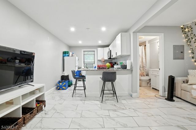 97 Hopkins Pl, Irvington Twp., NJ 07111