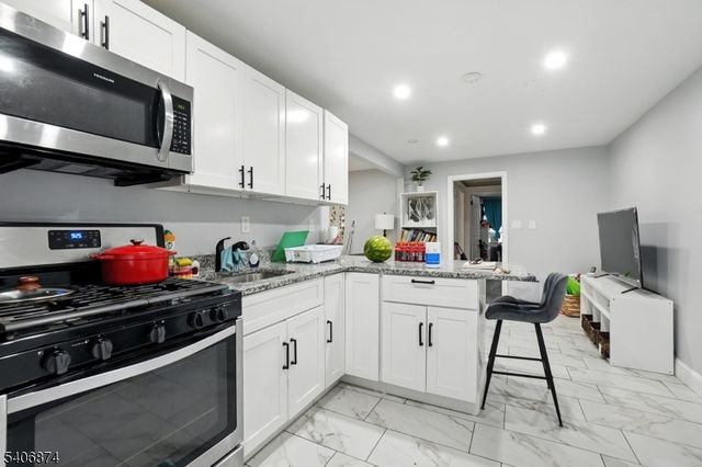 97 Hopkins Pl, Irvington Twp., NJ 07111