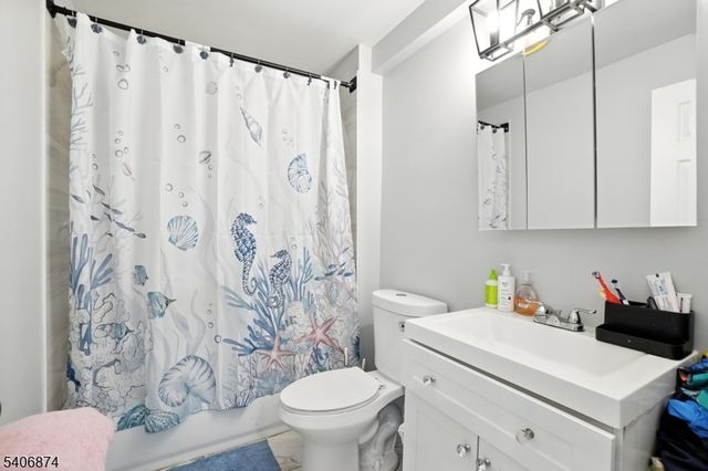 97 Hopkins Pl, Irvington Twp., NJ 07111