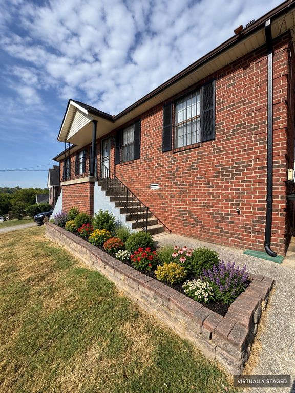 514 Phipps Dr, Nashville, TN 37218