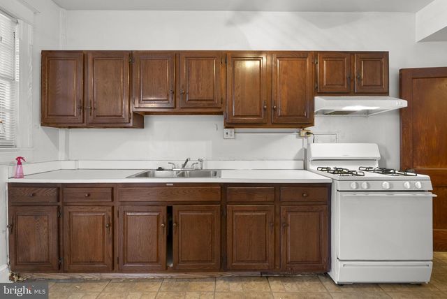 5212 KANSAS AVE NW, Washington, DC 20011