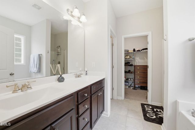 39 Fairview Street, Clayton, NC 27520