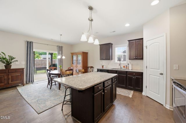 39 Fairview Street, Clayton, NC 27520