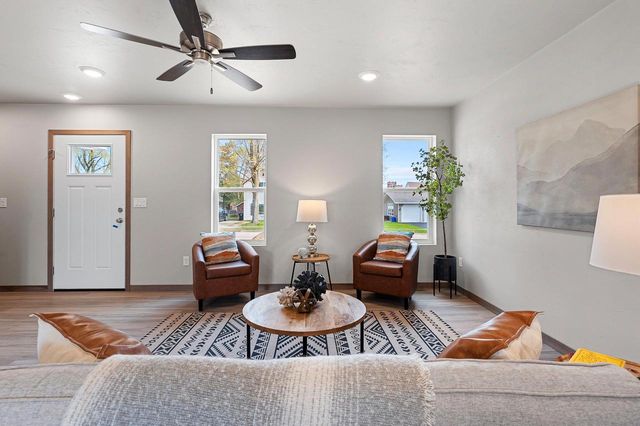 112 E LAW STREET, New London, WI 54961