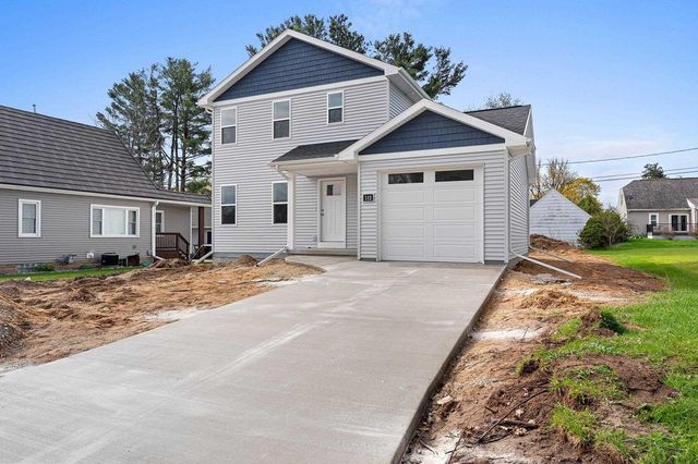 112 E LAW STREET, New London, WI 54961