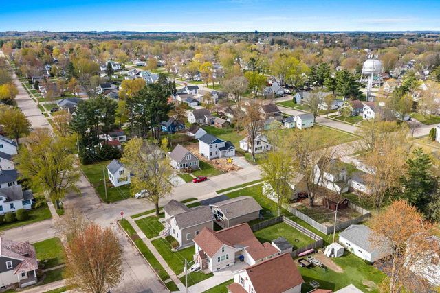 112 E LAW STREET, New London, WI 54961