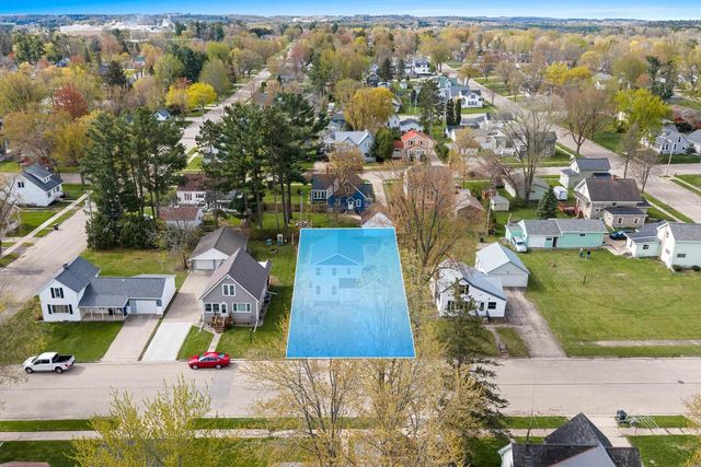 112 E LAW STREET, New London, WI 54961