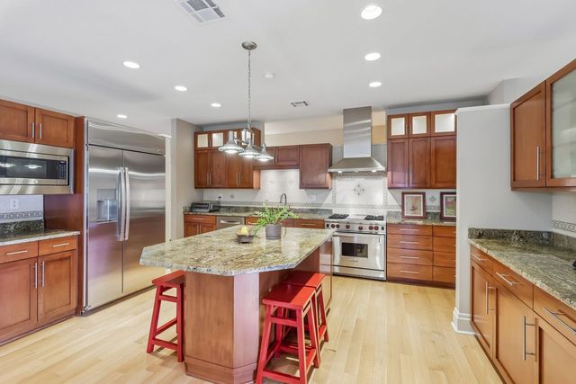 218 Grandview Drive N., Fox Chapel, PA 15215