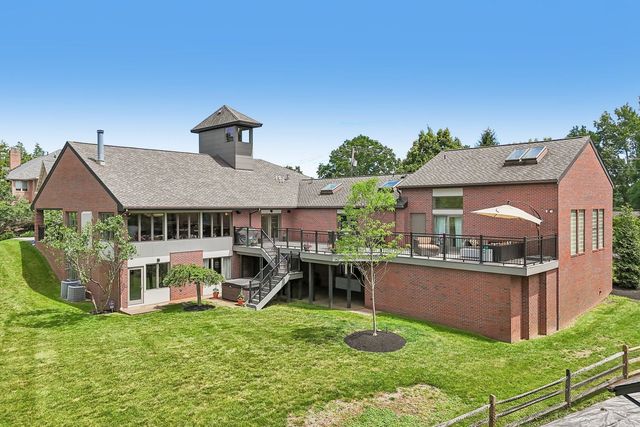 218 Grandview Drive N., Fox Chapel, PA 15215