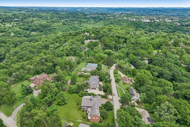218 Grandview Drive N., Fox Chapel, PA 15215