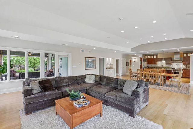 218 Grandview Drive N., Fox Chapel, PA 15215