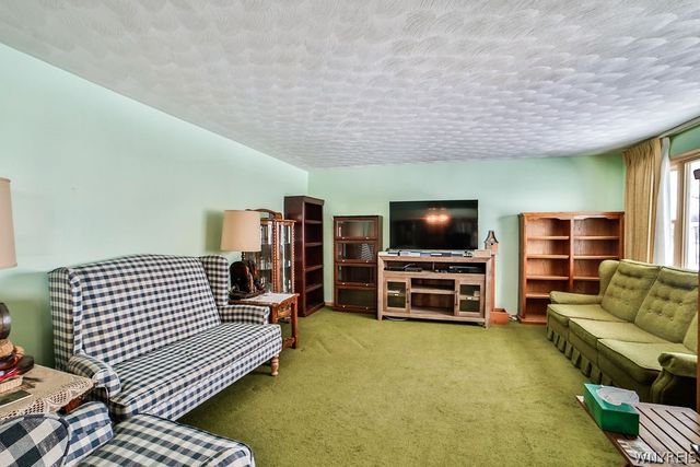 47 Armond Lane, Cheektowaga, NY 14043