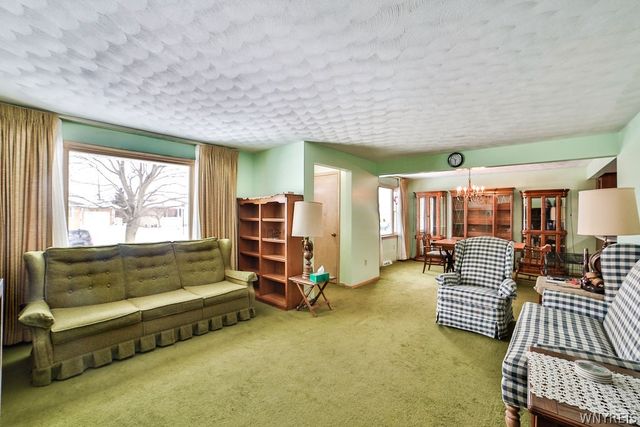 47 Armond Lane, Cheektowaga, NY 14043