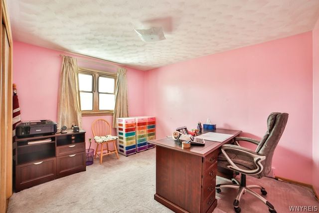 47 Armond Lane, Cheektowaga, NY 14043