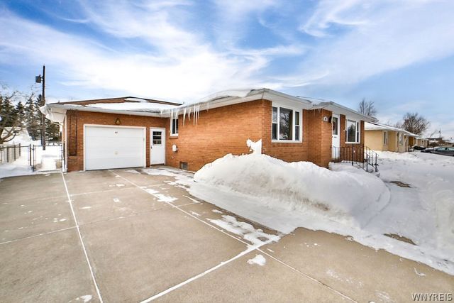 47 Armond Lane, Cheektowaga, NY 14043