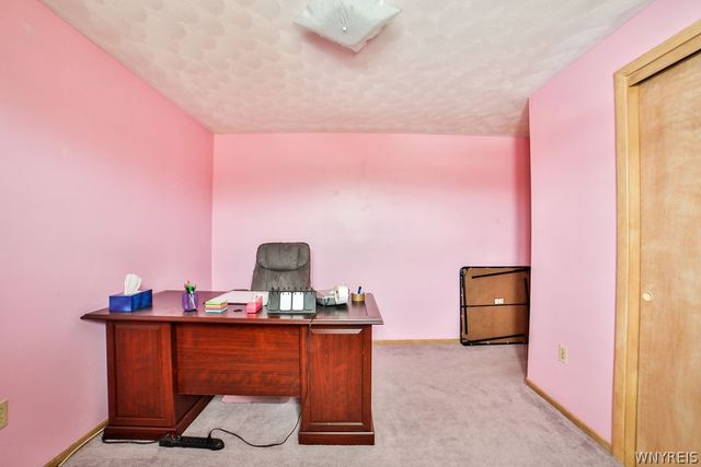 47 Armond Lane, Cheektowaga, NY 14043