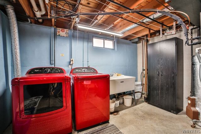 47 Armond Lane, Cheektowaga, NY 14043