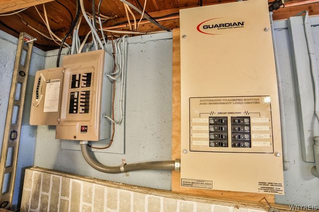 47 Armond Lane, Cheektowaga, NY 14043