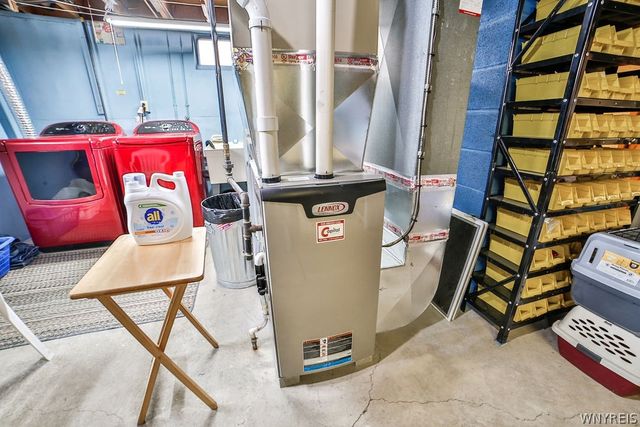 47 Armond Lane, Cheektowaga, NY 14043