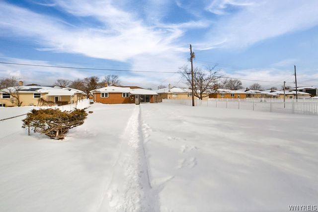 47 Armond Lane, Cheektowaga, NY 14043