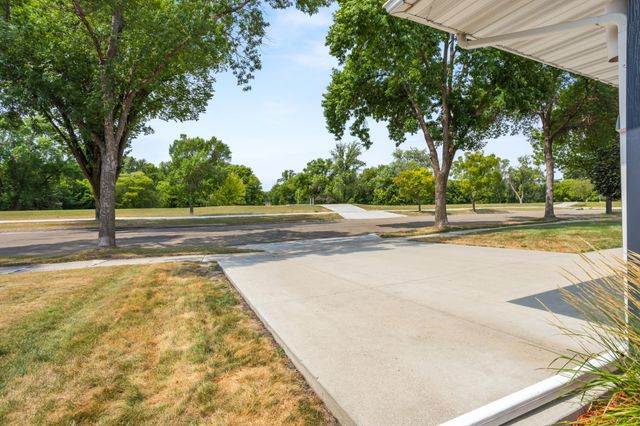 1108 S River Drive, Moorhead, MN 56560