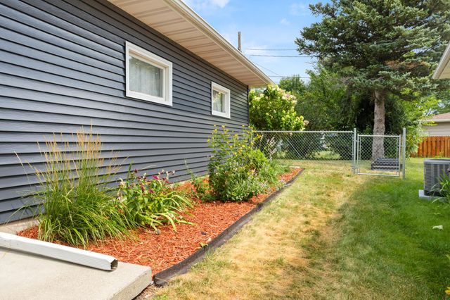 1108 S River Drive, Moorhead, MN 56560