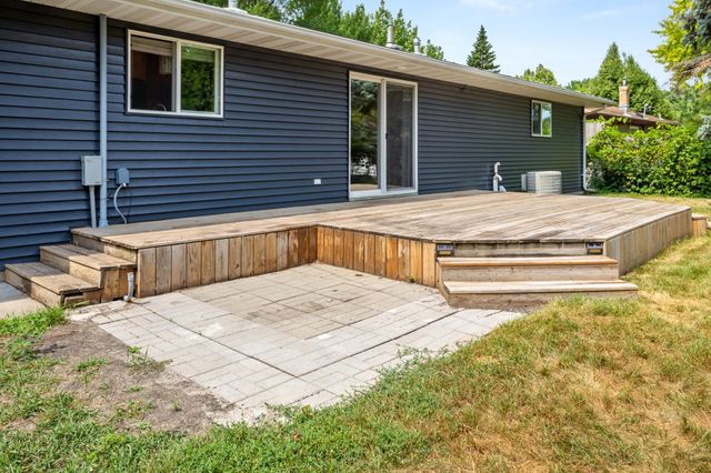 1108 S River Drive, Moorhead, MN 56560