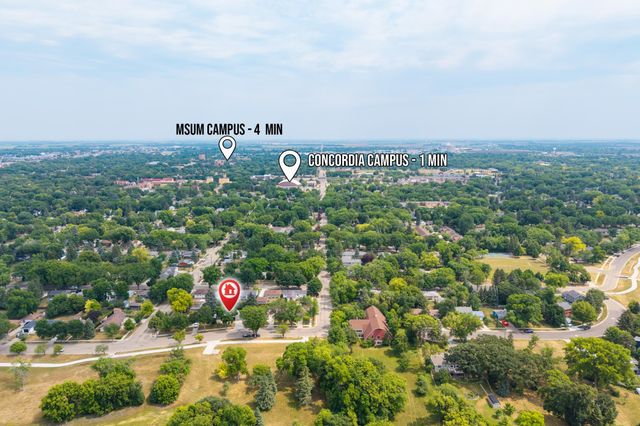 1108 S River Drive, Moorhead, MN 56560