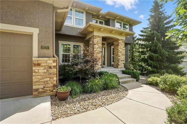 9120 W 156th Place, Overland Park, KS 66221