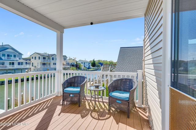 90 Oregon Avenue, Waretown, NJ 08758