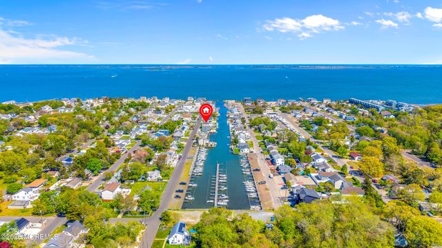 90 Oregon Avenue, Waretown, NJ 08758