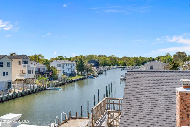 90 Oregon Avenue, Waretown, NJ 08758