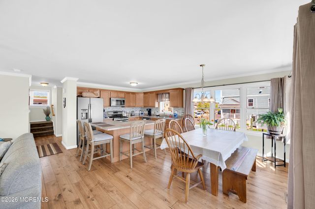 90 Oregon Avenue, Waretown, NJ 08758