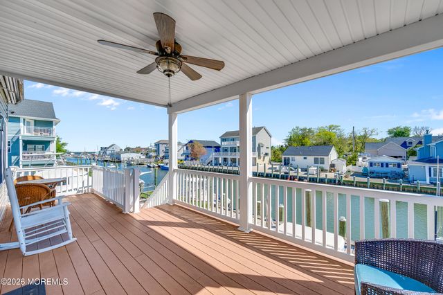 90 Oregon Avenue, Waretown, NJ 08758