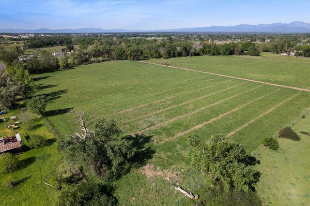 000 Riverland Drive, Anderson, CA 96007