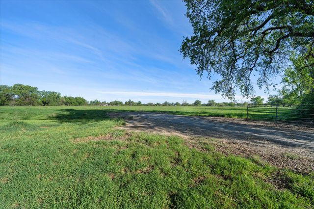 000 Riverland Drive, Anderson, CA 96007