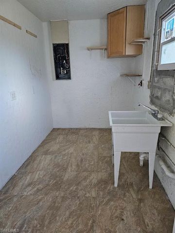 2825 E Cypress AVE, Fort Myers, FL 33905