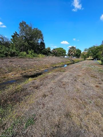 2825 E Cypress AVE, Fort Myers, FL 33905