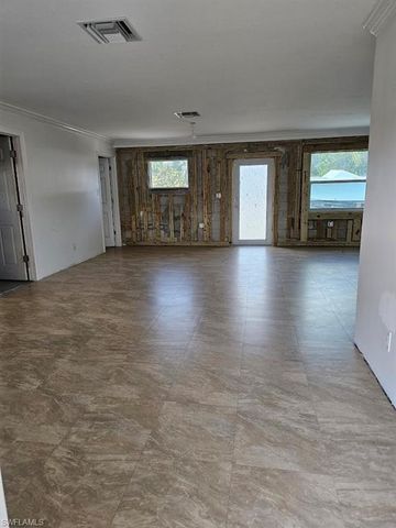 2825 E Cypress AVE, Fort Myers, FL 33905