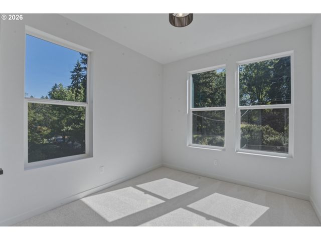 6179 N Albina Ave, Portland, OR 97217
